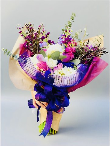 Seasonal Presentation Bouquet Designer\'s Choice