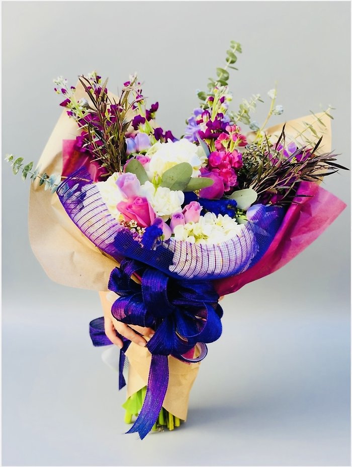 Seasonal Presentation Bouquet Designer\'s Choice